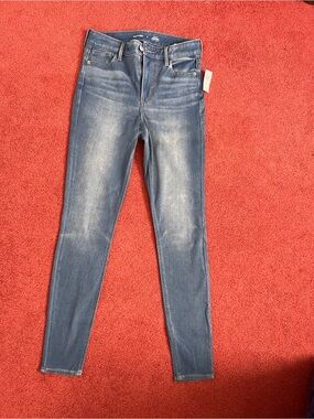 NWT Women’s high Rise Medium Wash Skinny Jeans - Old Navy 6 Tall